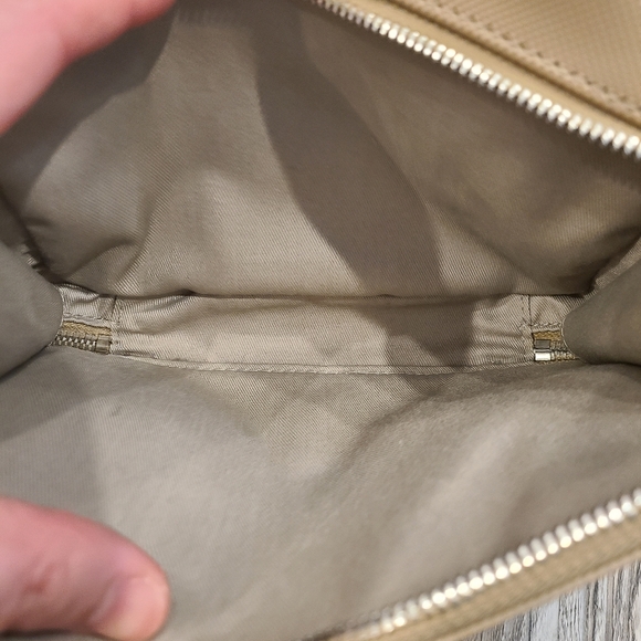 Lacoste Crossbody - Picture 12 of 13